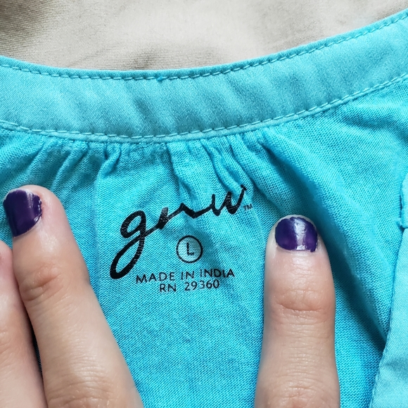 Top - Picture 2 of 2